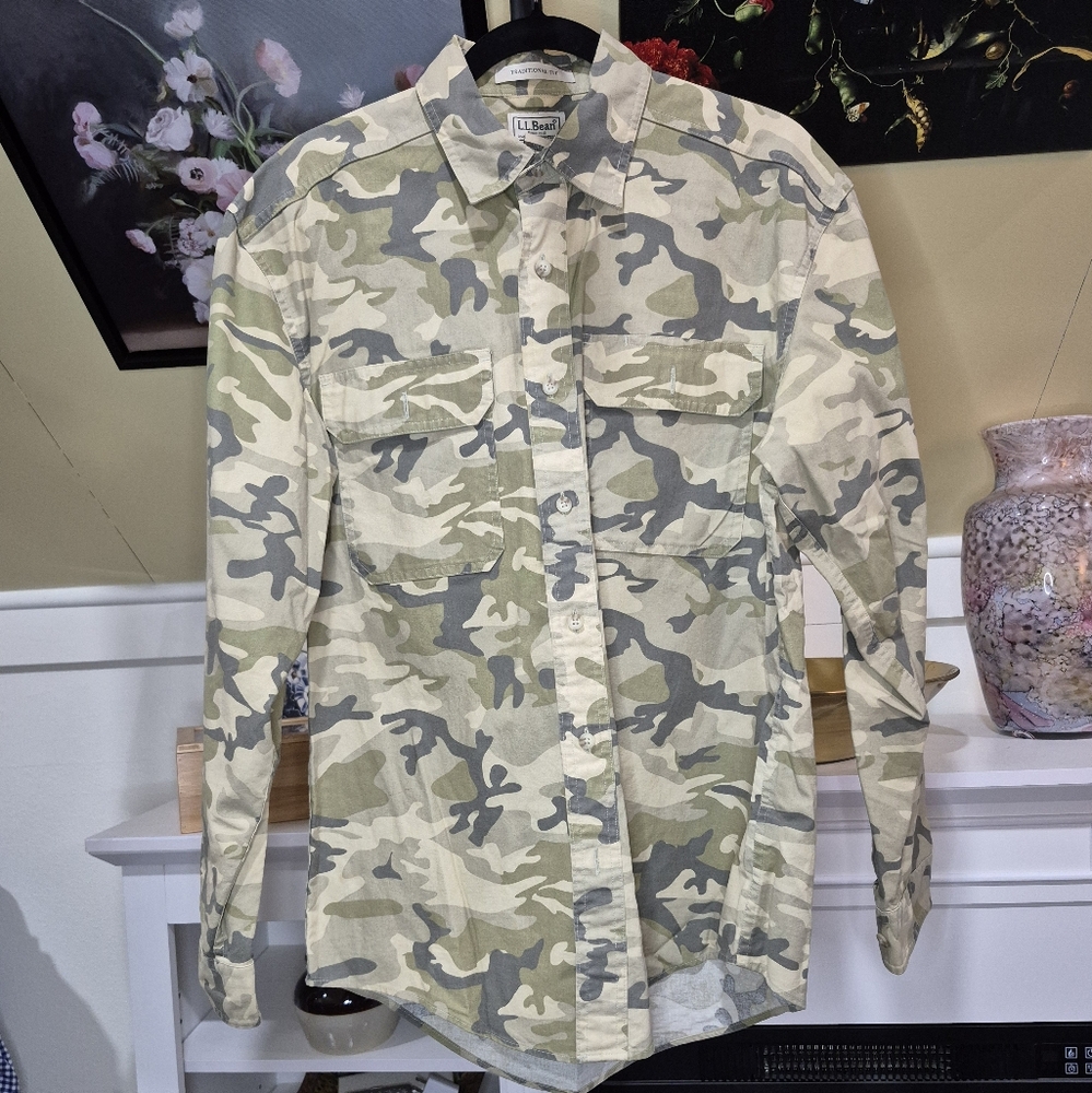 L.L. Bean Camouflage Casual Button Down Shirt 1767/325